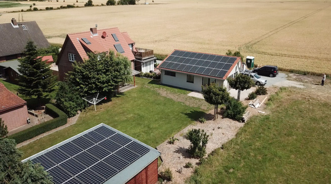 Ferienwohnung in Fehmarn OT Albertsdorf - Weber II - Grundst&uuml;ck mit dem Neubau und dem Haupthaus