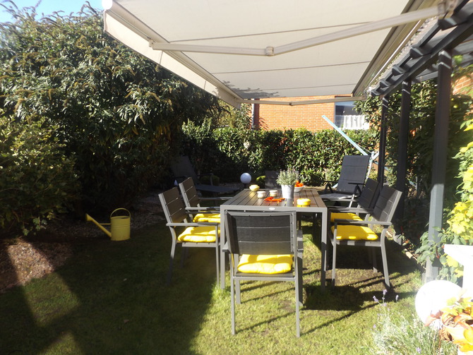 Ferienwohnung in Bliesdorf - Detlefs - Gem&uuml;tlichkeit im sonnigen Garten!