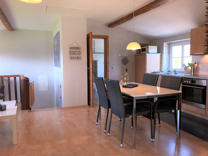 Ferienwohnung in Gro&szlig;enbrode - Am Kai 17 - Mitte - Wohn-Essraum, Treppenaufgang