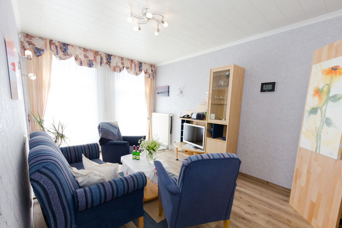 Ferienwohnung in K&uuml;hlungsborn - Ferienhaus zum Strand - Sat-TV