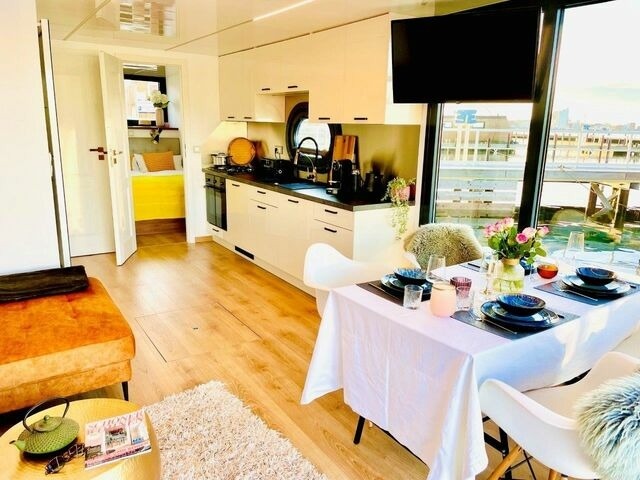 Ferienwohnung in Heiligenhafen - Traum-Hausboot "Souly" mit f&uuml;hrerscheinfreiem Motorboot - Bild 12