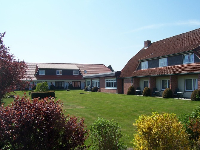 Ferienwohnung in Ostermade - Haus Meeresblick 16 (Ostermade) - gro&szlig;e Liegewiese