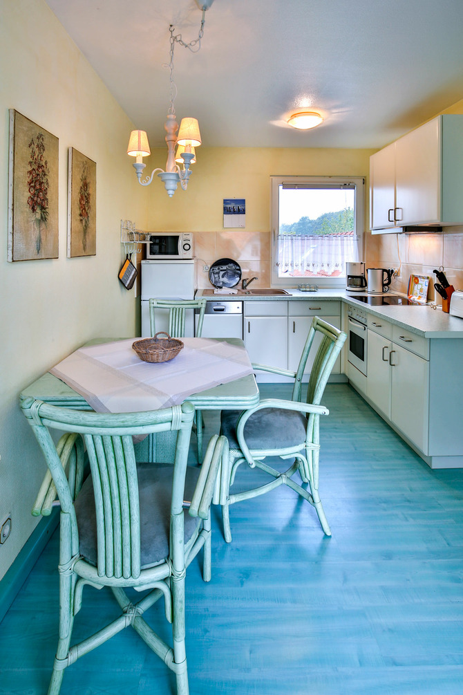 Ferienwohnung in Ostseeheilbad Zingst - Whg F, Ihr Urlaubszuhause - K&uuml;che mit Essplatz