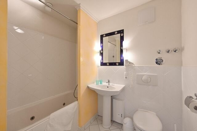 Ferienwohnung in Sellin - Ferienwohnung 12 f&uuml;r 6 Personen strandnah in Sellin auf R&uuml;gen Villa Celia WLAN SAUNA - Bild 12