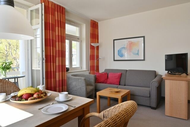 Ferienwohnung in Sellin - Ferienwohnung 9 in Sellin auf Rügen Villa Celia 6 Pers. WLAN, Sauna 200 m vom Strand entfernt - Bild 4